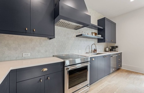 Palmetto Apartment | Desponia's Sanctuary