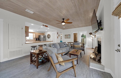 Clipper Cove House | DESTIN BEACH PARADISE! LARGE PRIVATE POOL, AMAZING BEACHES AND GOLF CART DEALS!