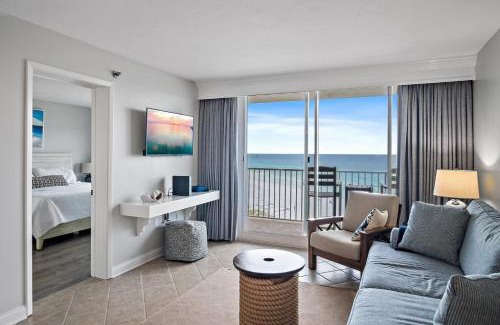 Holiday Isle House | Destin on the Gulf 707 is a 2 bed 2 bath beachfront condo