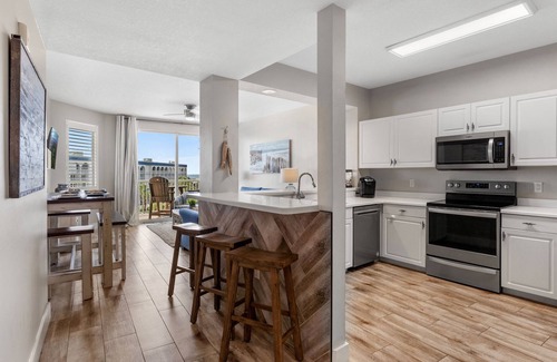 Fort Walton Beach Condo | Destin West Gulfside 510 ~ Amazing Beach Views ~ Beach Service