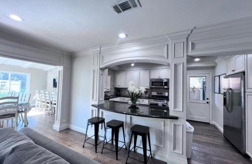 Hermosa Village House | Destination #01