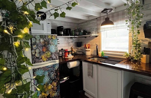 Selbyville Cottage | Destination Location! Farm Animals, Tours, Beaches