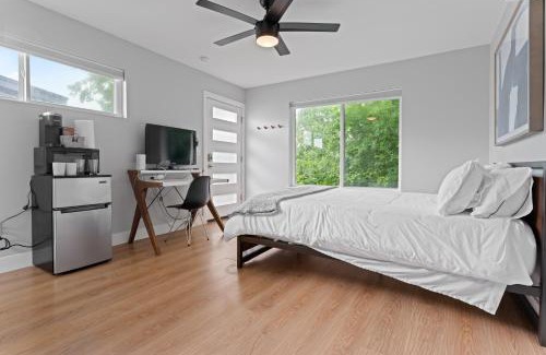 MLK Apartment | Detached 1 Bed 1 Bath In-law Suite 3 miles from Downtown!