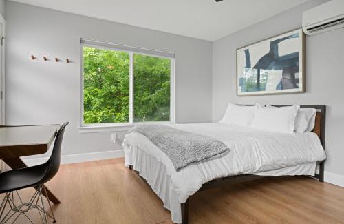 MLK Apartment | Detached 1 Bed 1 Bath In-law Suite 3 miles from Downtown!