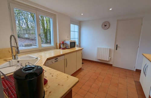 Puyreaux Cottage | Detached 3-Bedroom Gîte, Private Garden, Forest Access, Pet-Friendly, Ideal for Families