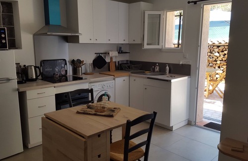 Mandelieu-La-Napoule Apartment | Detached 30 m2 T2 apartment in villa with swimming pool