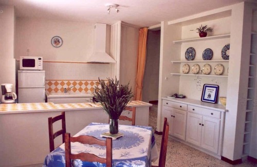 Theze House | Detached 3-star village house overlooking the Durance river.