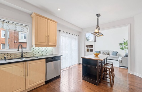 Richmond Hill House | Detached 4 bedrooms house with hot tub