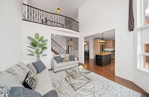 Richmond Hill House | Detached 4 bedrooms house with hot tub