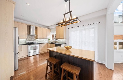 Richmond Hill House | Detached 4 bedrooms house with hot tub