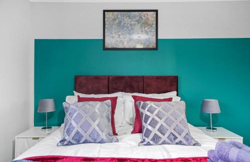 Cambridge House | Detached 6 Bedroom Cambridgeshire Abode - Pets