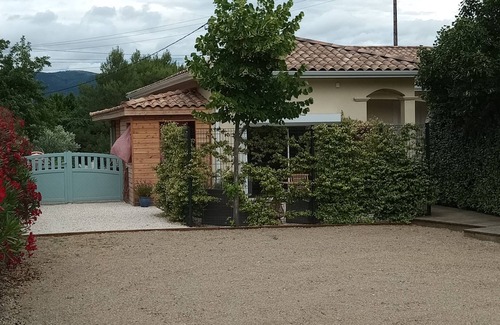 Lodeve House | Detached apartment house, located on the authors of Lodève.