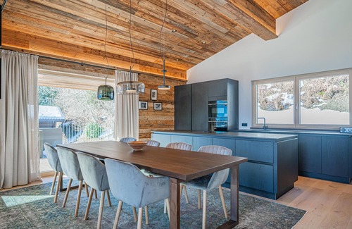 Bramberg am Wildkogel Villa | Detached luxury villa with a sauna and views
