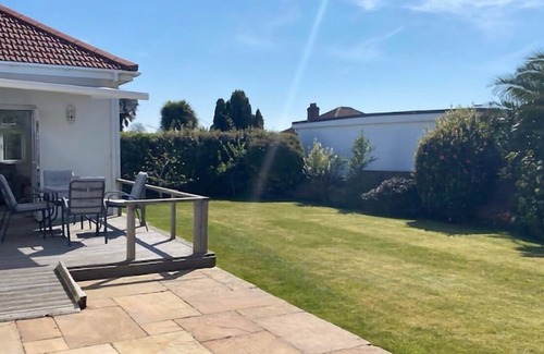 Ville des Quennevais House | Detached bungalow - St Brelade, South West facing Garden - Close to Beach