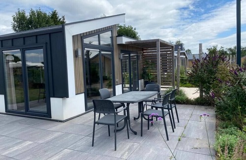 Linden House | Detached chalet with three bedrooms, one bathroom and a separate toilet