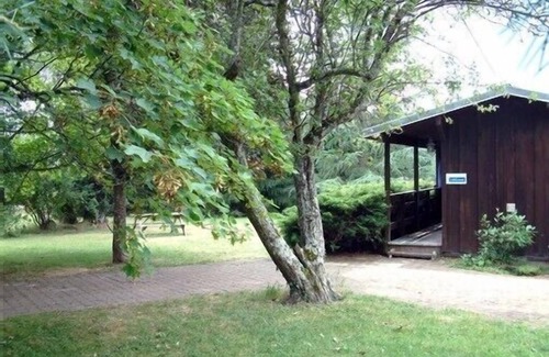 Valliere Ski Chalet | Detached chalet, wooded grounds 1500 m2, heated swimming pool.animals accepted