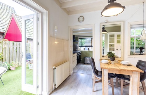 Bergen House | Detached charming house with a thatched roof