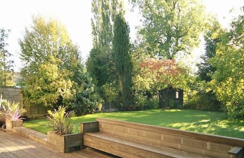 Trafford House | Detached Contemporary 5 Bedroom en-suite bedroom house
