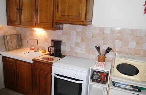 Richebourg Cottage | Detached cottage, 2 beds, near A5, enclosed garden, garage