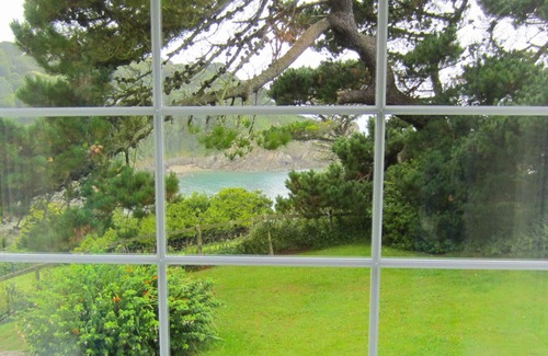 Lee Cottage | Detached Cottage Overlooking The Sea