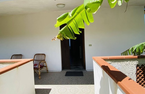 Coccorino Apartment | Detached cottage with sea view, 2 minutes from the beach - parking space.