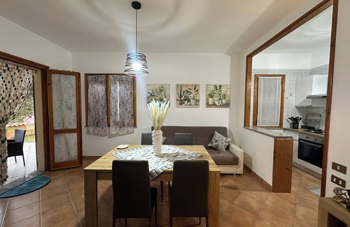 Cuili Murvoni Villa | Detached cottage with garden and barbecue 1km from the beach of Solanas