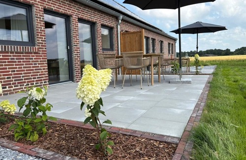 Altfunnixsiel Apartment | Detached, family-friendly Gulfhof with terrace and large garden in Wi