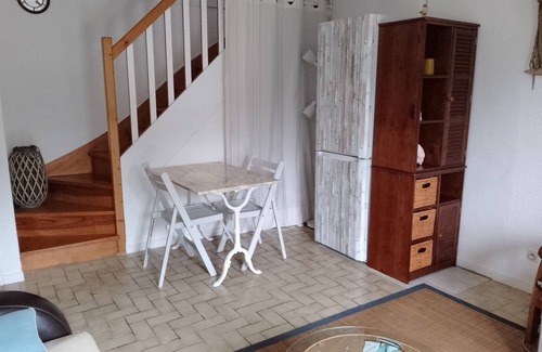 Larmor-Baden House | Detached fisherman's cottage on the waterfront