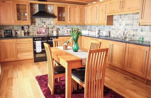 Ullapool Cottage | Detached former croft cottage set in 8 acres of unspoilt hillside amidst stunning scenery.