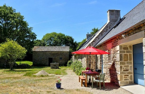 Plobannalec-Lesconil Cottage | Detached house, located in a calm and soothing place.