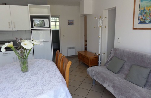 Meschers-sur-Gironde House | Detached house very quiet garden in Meschers property in town center