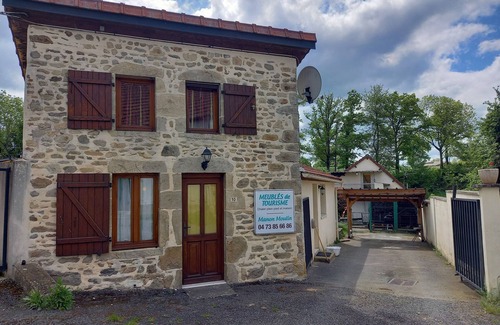Jassat House | Detached house 3 km from shops.2 bedrooms, pets OK +11€ LA NUIT/SPAS.