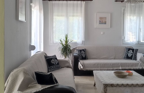 Palaio Tsifliki House | Detached House for relaxing holidays in front of the sea