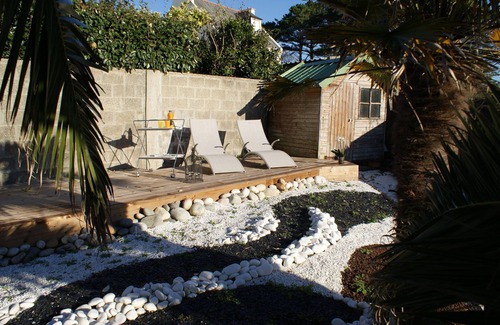 Locmaria-Plouzane House | Detached house with sea view and access to the beach for 2 to 4 people