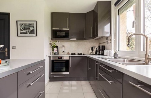 Sevran House | Detached house in very large garden near CDG airport and Paris Villepinte exhibition center