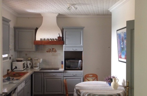 Montady House | Detached house in villa/pool13 X 5,5 fenced garden, pets welcome