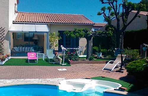 Montady House | Detached house in villa/pool13 X 5,5 fenced garden, pets welcome