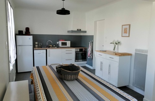 Barbatre House | Detached house near beach and shops