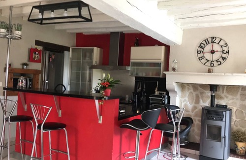 Villy Cottage | Detached house near Chablis with enclosed courtyard (Gîte)