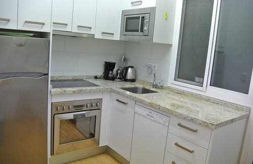 Torremolinos Villa | Detached house with pool, 200m. the beach, restaurants and shops