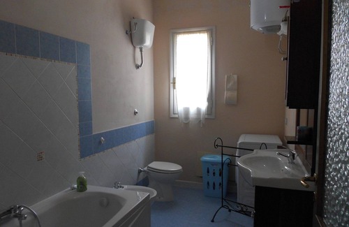 San Priamo House | Detached house with courtyard and terrace, near the sea. Ideal for families.