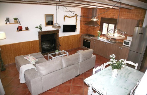 Pozo Alcon House | Detached house with private swimming pool, barbecue, fireplace