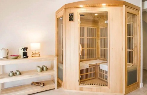 Ranville Apartment | Detached house with jacuzzi and sauna in Normandy