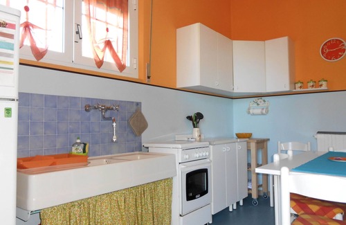 Montignoso Apartment | Detached apartment in small villa with garden in Versilia