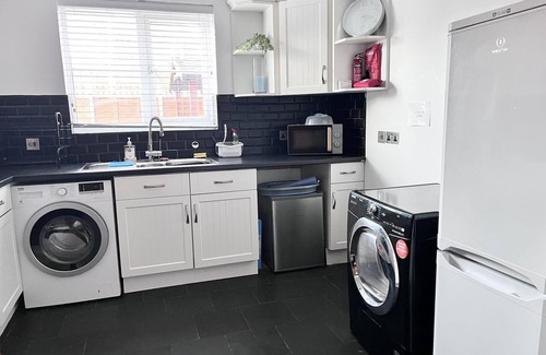 Willesborough House | Detached Luxe House in Ashford with Hot tub