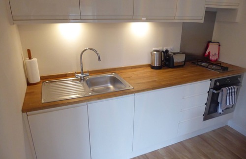 New Forest District Cottage | Detached luxurious 1 bed annexe, less than 5 mins walk into Milford on Sea