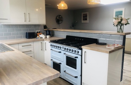 Winnard's Perch House | Detached, peaceful, spacious with easy access and very large garden