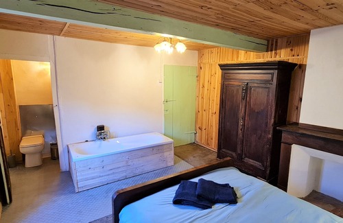 Balagueres House | Detached private house with direct access to the Pyreneees