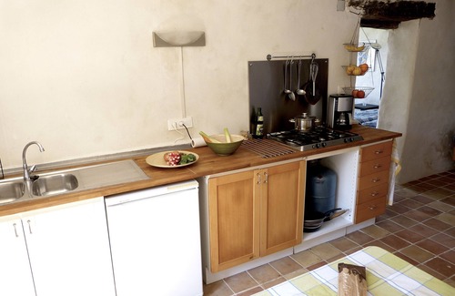 Gignac Apartment | Detached property with panoramic views of the Luberon Natural Park