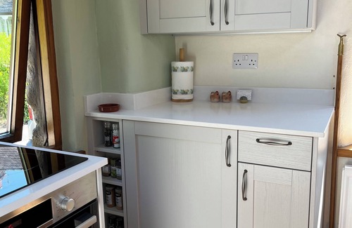 Kendal Cottage | Detached, romantic, homely barn. Peaceful with lovely views. Garden. New kitchen